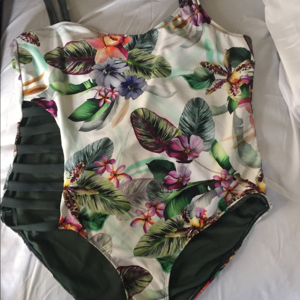 Ladies one piece swimsuit